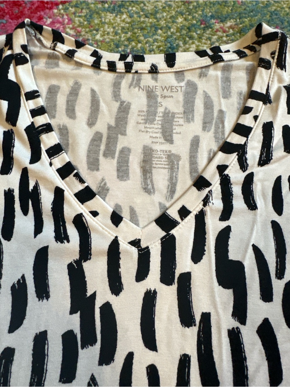Nine West Black and White V-Neck Brushstroke Print Top